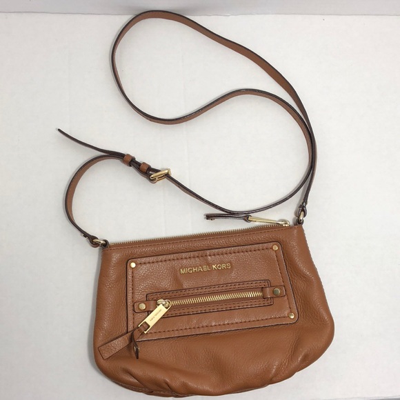 Michael Kors Handbags - Authentic Michael Kors Crossbody Luggage